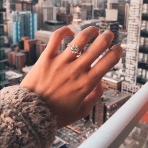 Meet your Posher, Kira